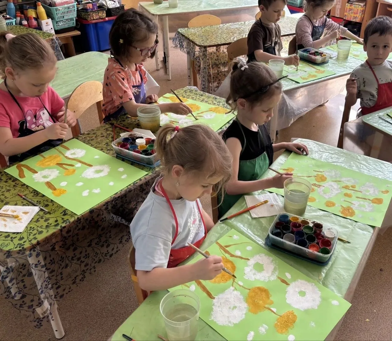 🌼 Одуванчики — золотой запас детства в изостудии «Радуга-дуга»  Наступает время одуванчиков. Поэт Ва