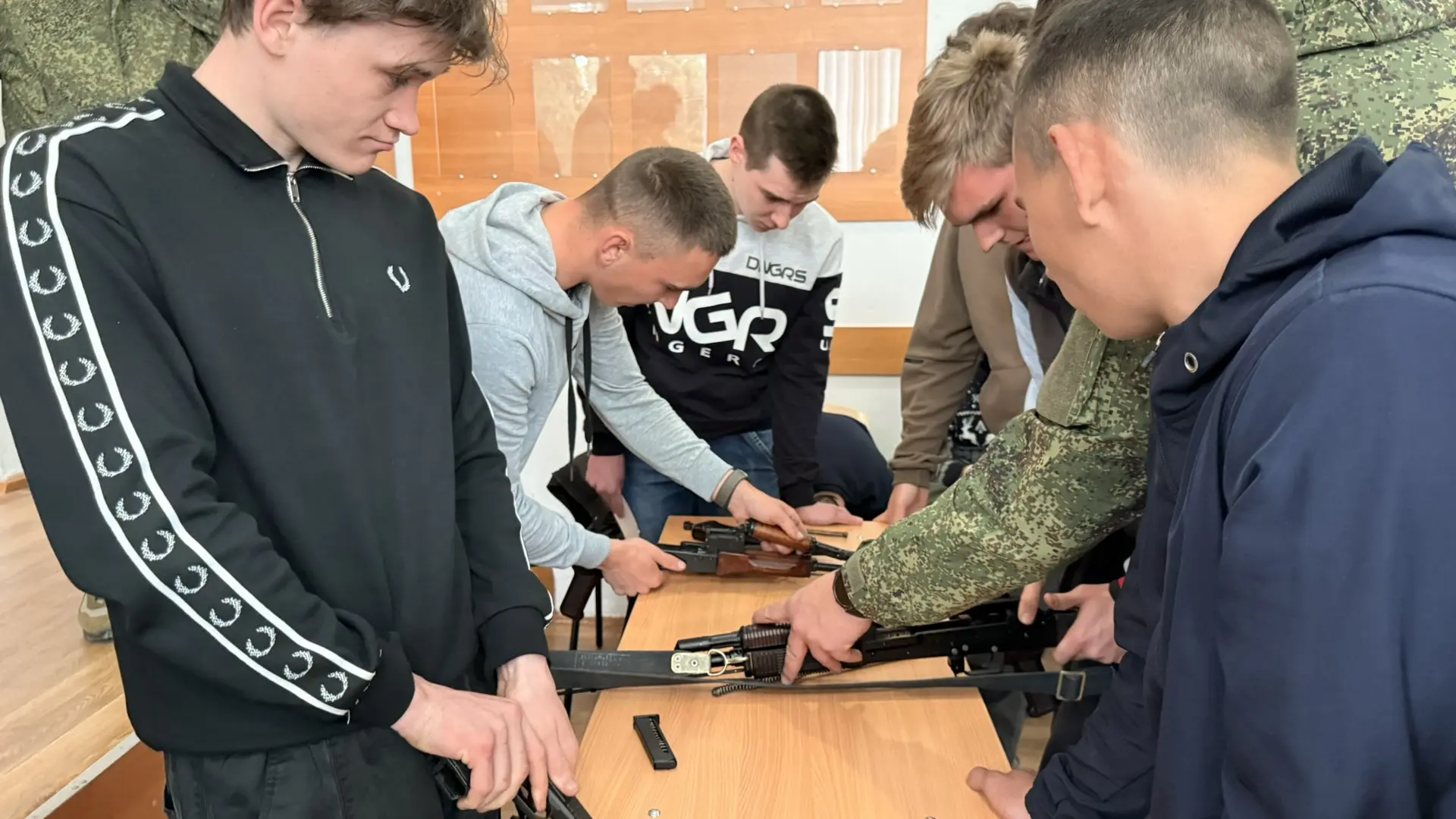 В ХАУ прошла встреча с представителями пункта отбора на военную службу по контракту!  🗓В Херсонском 