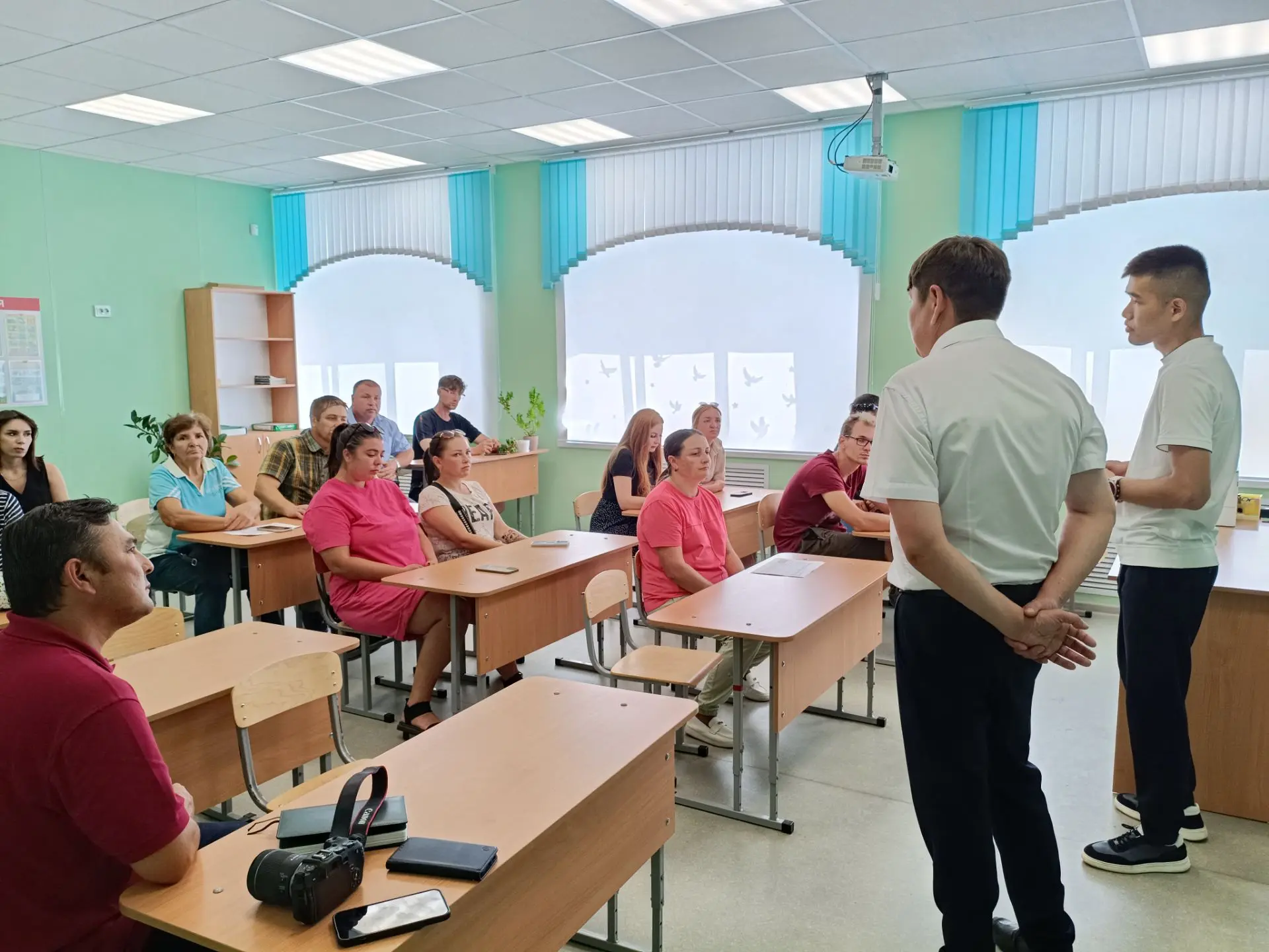 14.08.2026г прошла встреча работников МОУ Дмитриевская СОШ с кандидатом в депутаты Госу...