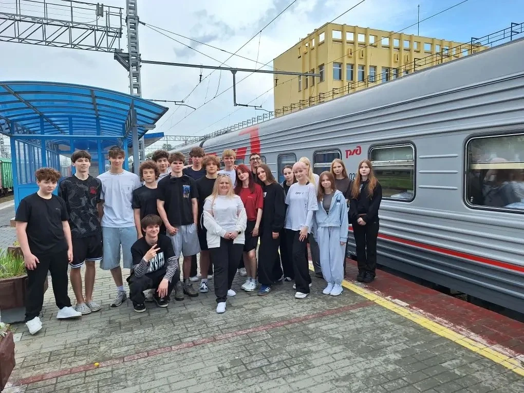 По окончании учебного года учащиеся 10 «Б» класса отправились в увлекательную поездку в...