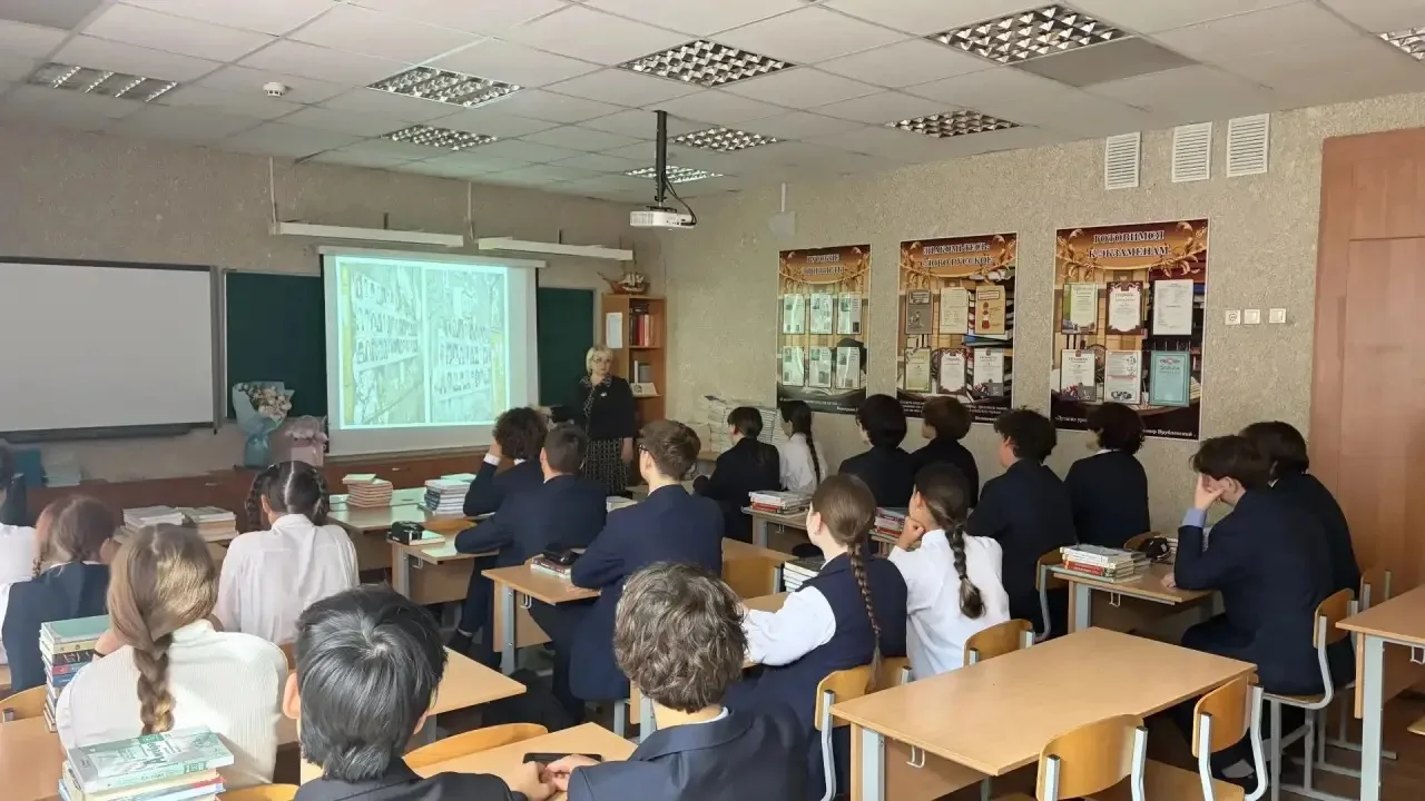В 10 «В» классе прошёл классный час, приуроченный к трагическим событиям в Беслане в се...