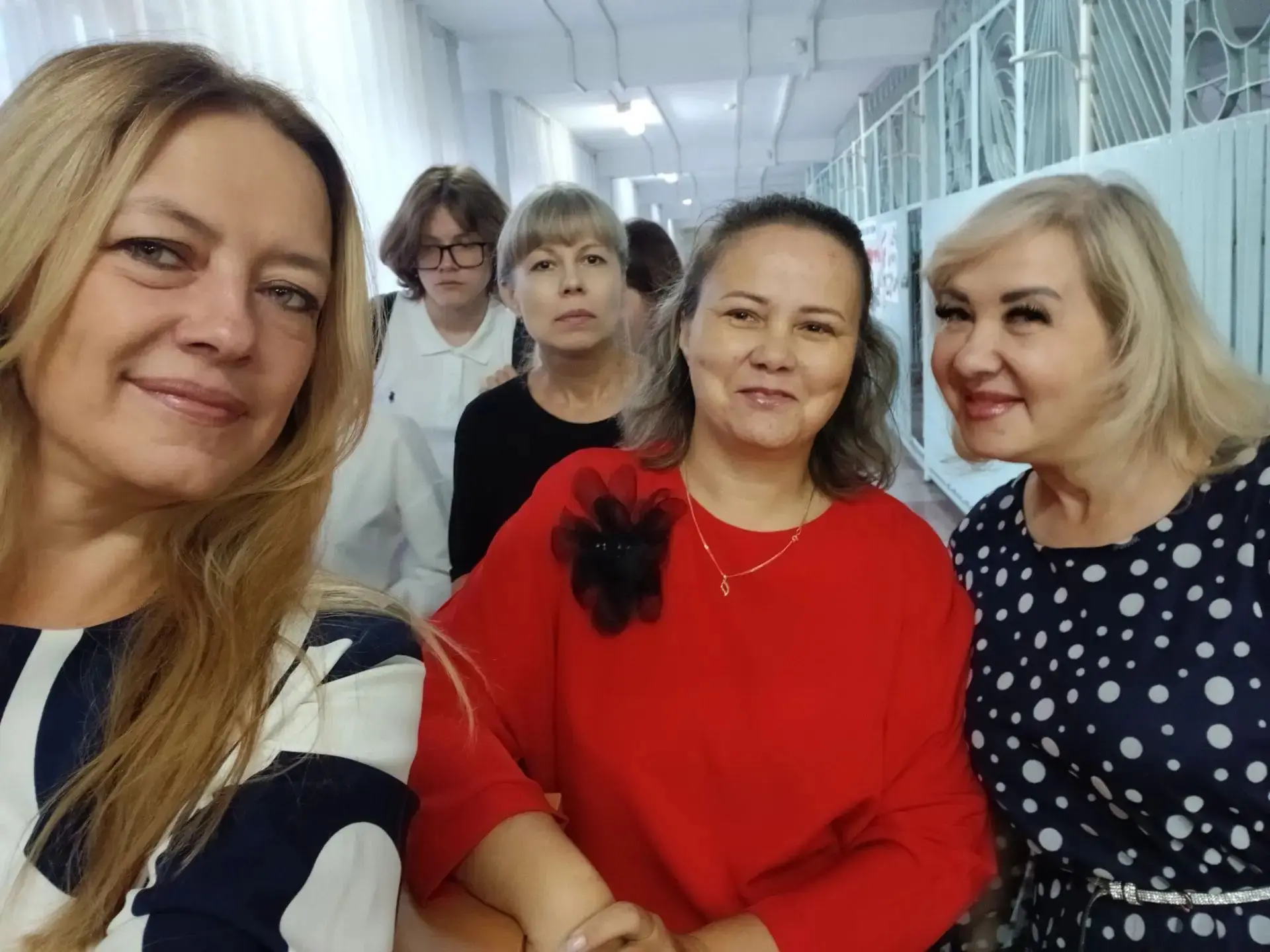🍁Сегодня, 2 октября 2026г, в преддверии Дня учителя, 10 и 11классы организовали веселу...