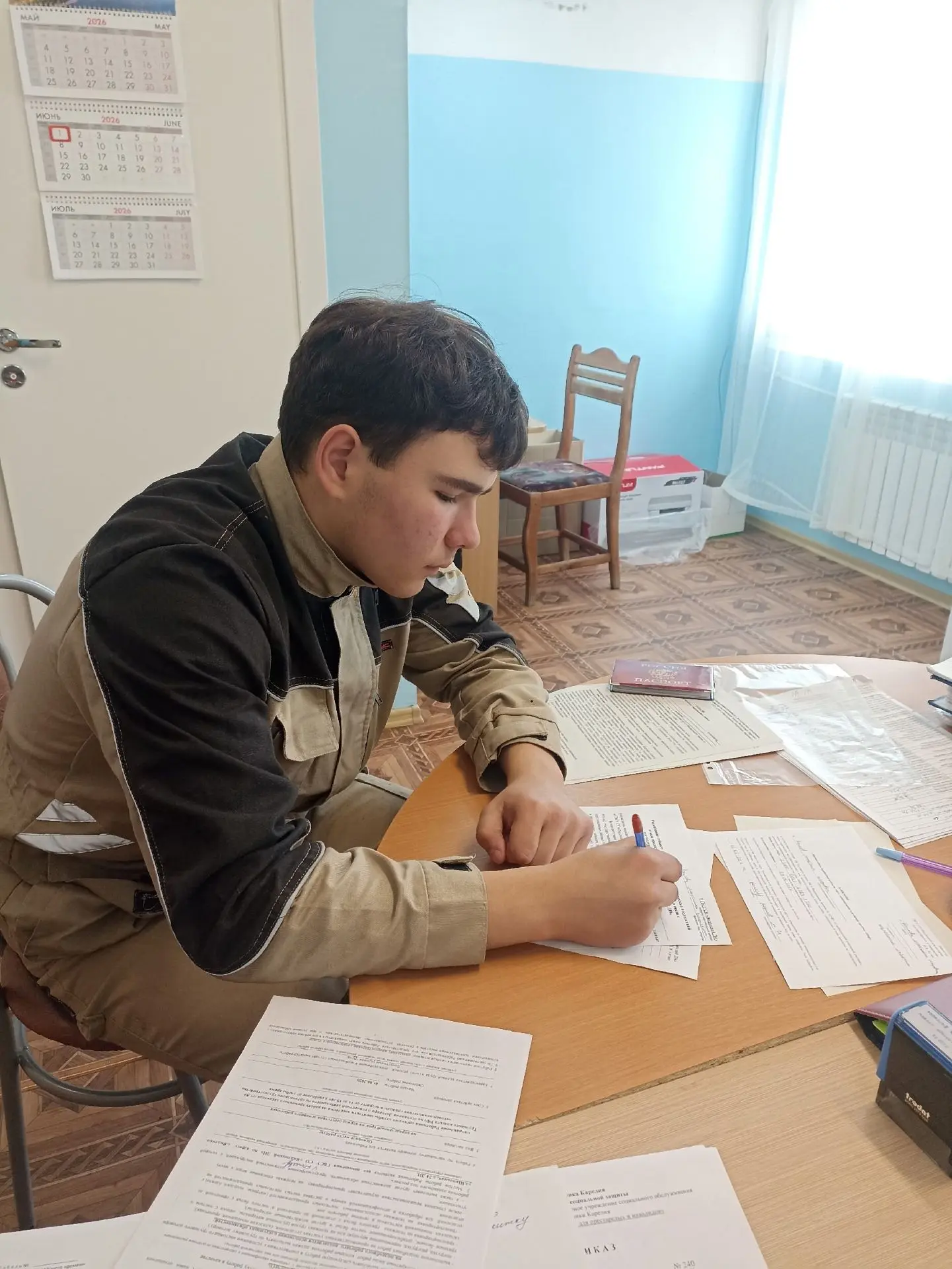 Сегодня в Видлицком доме-интернате трудовую деятельность начали  учащиеся Видлицкой шко...