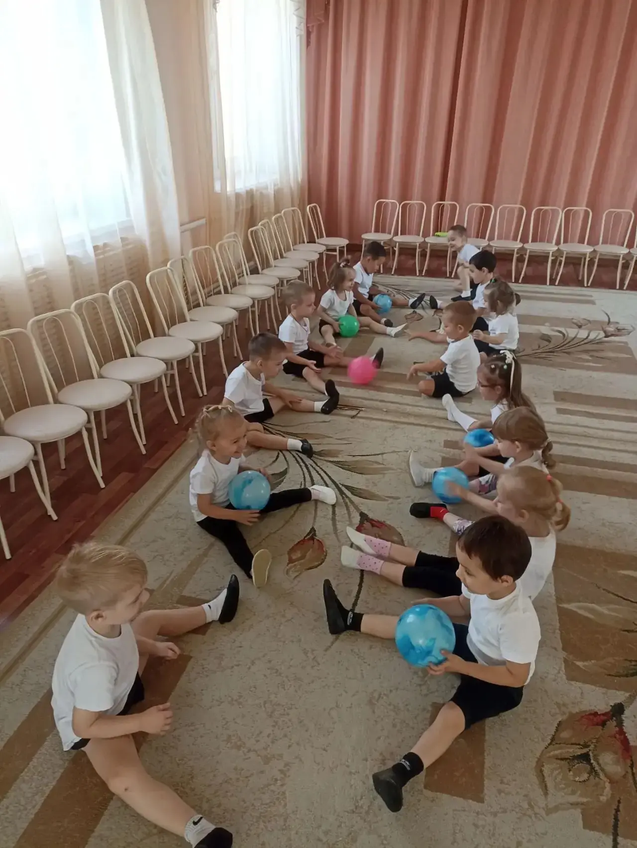 Утро начинается не с кофе ☕, а с весёлой зарядки! 🏋️‍♀️🤣