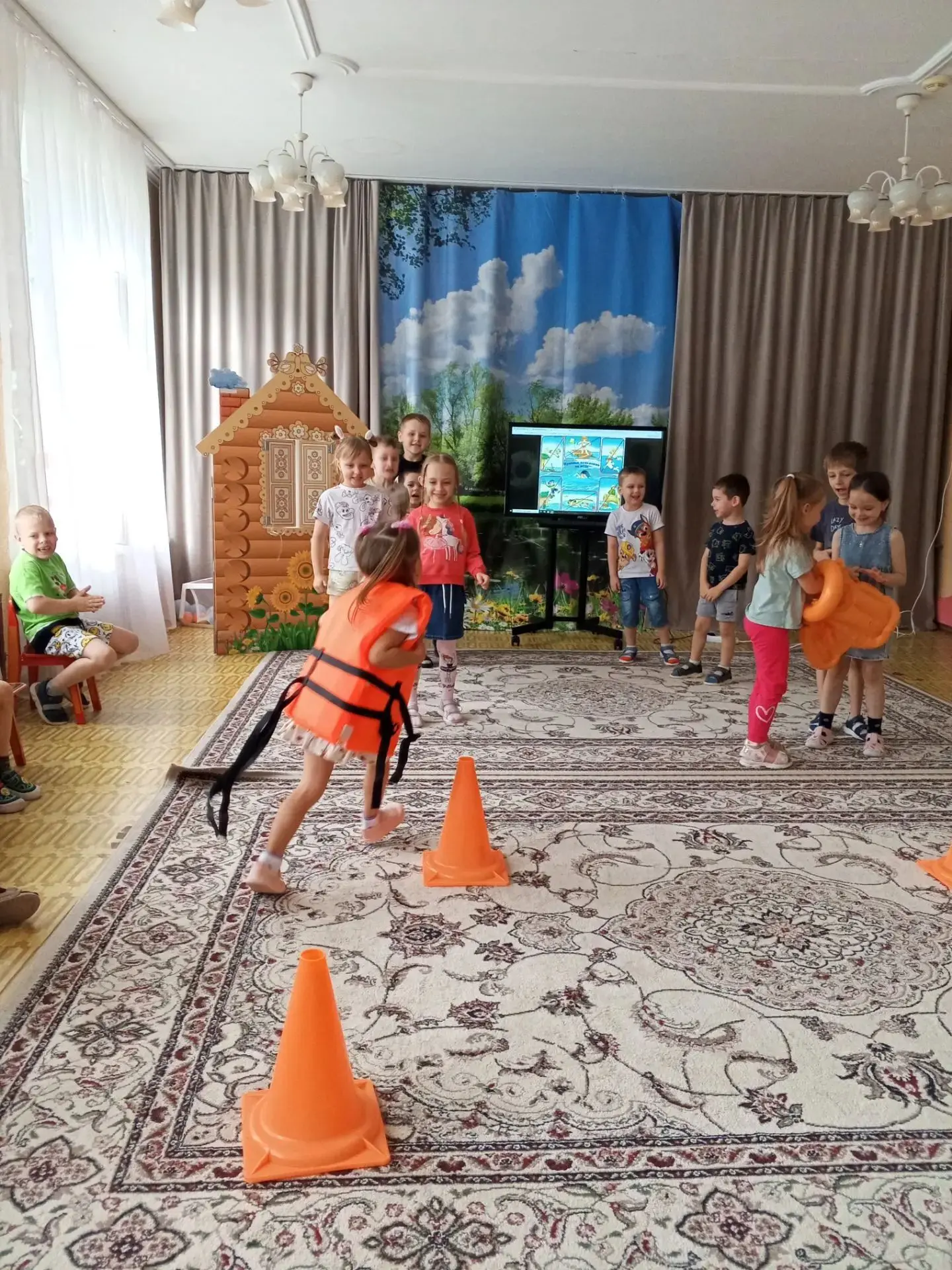 Сегодня в нашем саду был День безопасности! Конечно, нам еще рано выходить в открытое море, но мы уж