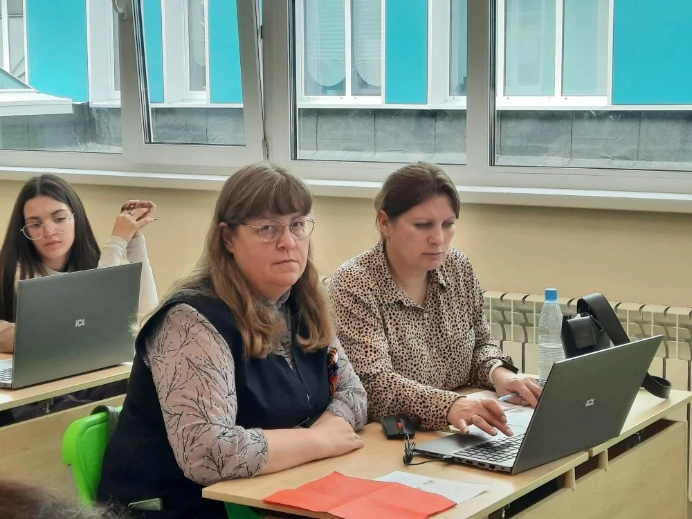 🏫 Сегодня, 28 апреля, наши учителя стали активными участниками городского фестиваля атмосферы сотруд