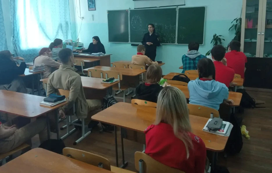 ❗️В преддверье школьных каникул школу 41 посетили инспектора дорожного движения. Подобные визиты все