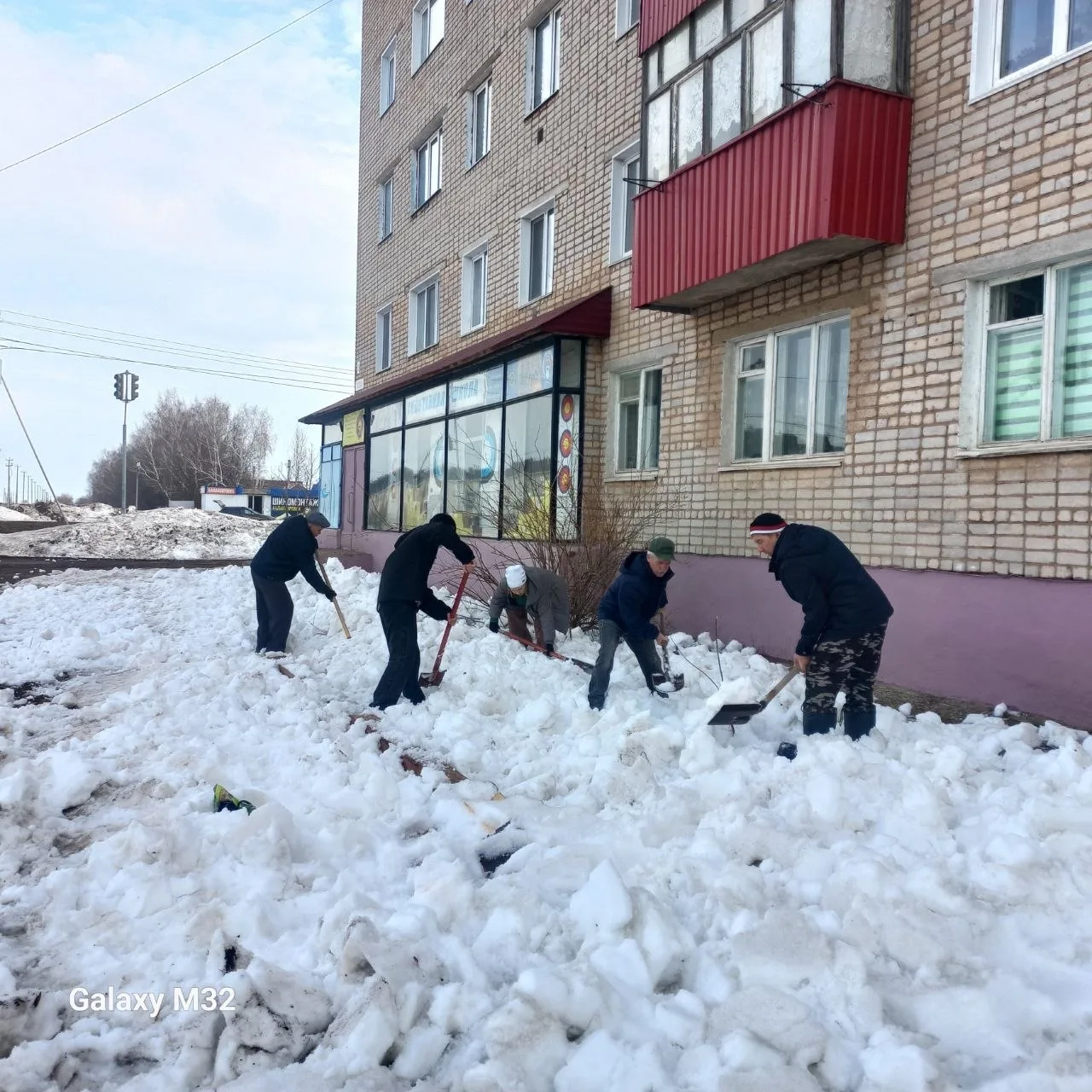 В воскресенье 29.03.2026 работники МАУ ДО СШ " Буревестник" провели экологический воскр...