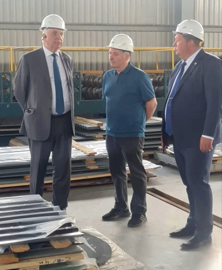 🤝 Завод «Электросталь» и власть: работаем вместе на благо Вологды!

Сегодня наш завод с рабочим виз