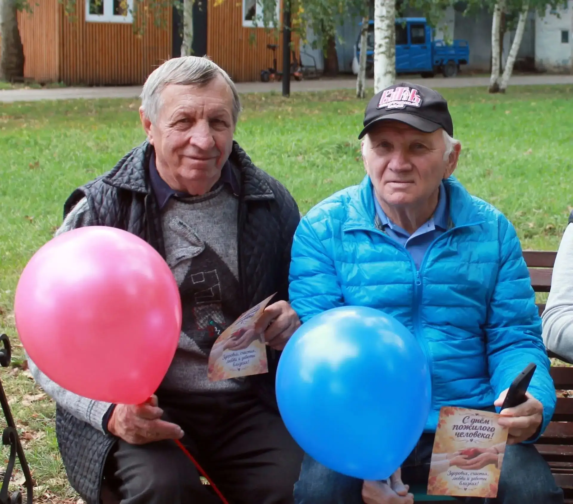 📰 Сегодня сотрудники Динского парка культуры и отдыха совместно с волонтерами организо...