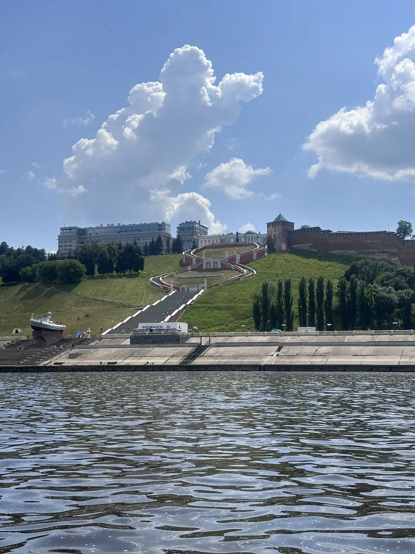 Всё же как красиво в Нижнем Новгороде летом😍