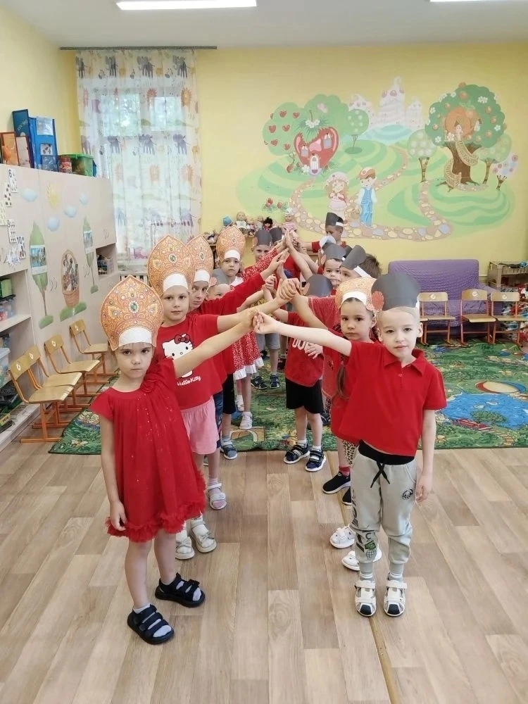 🇷🇺 С Днём России! 🎉✨

Сегодня вся наша страна отмечает особенный праздник, и наш детский сад не о