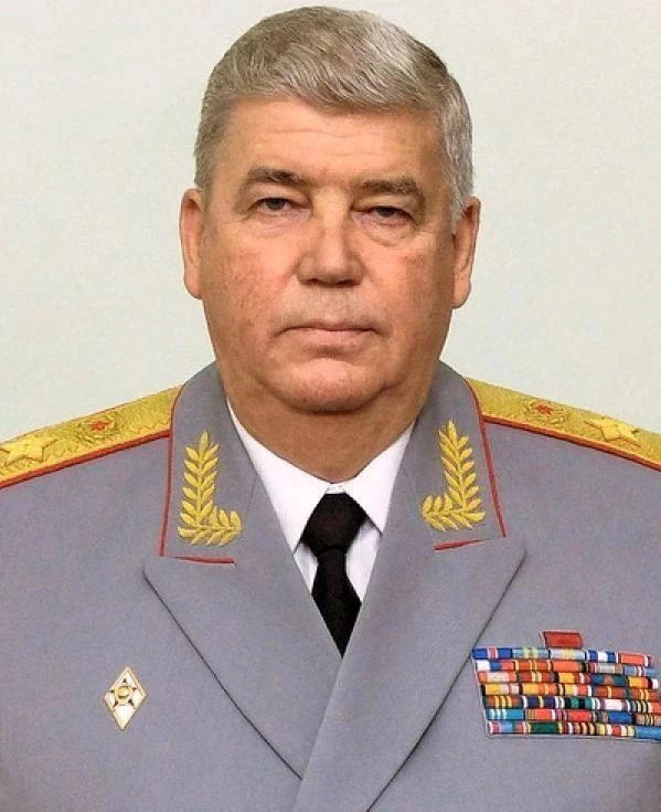 Школе № 16 города Великие Луки официально присвоено имя выдающегося земляка, военного д...