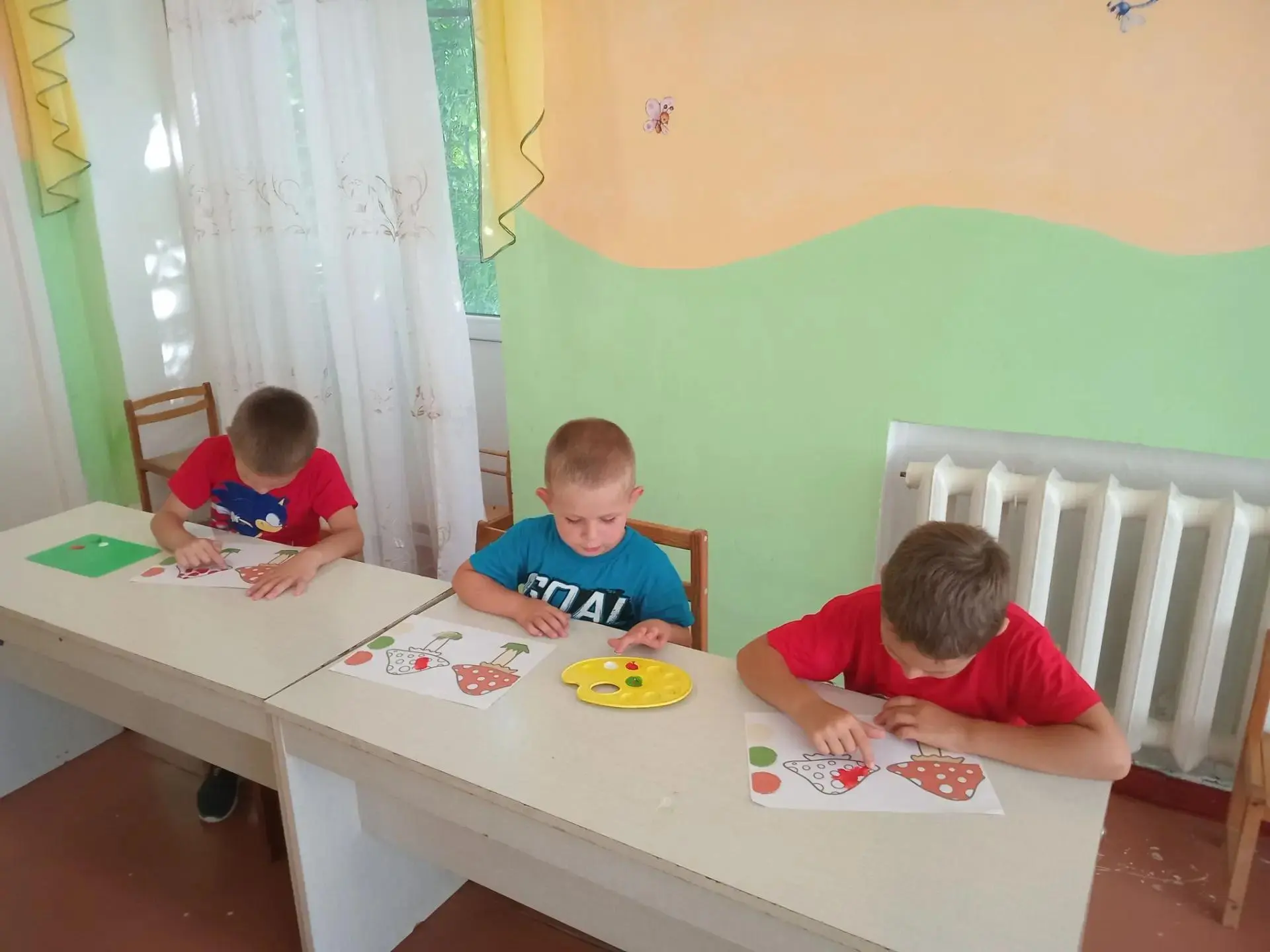 🖐 Рисуем мухомор пальчиками!