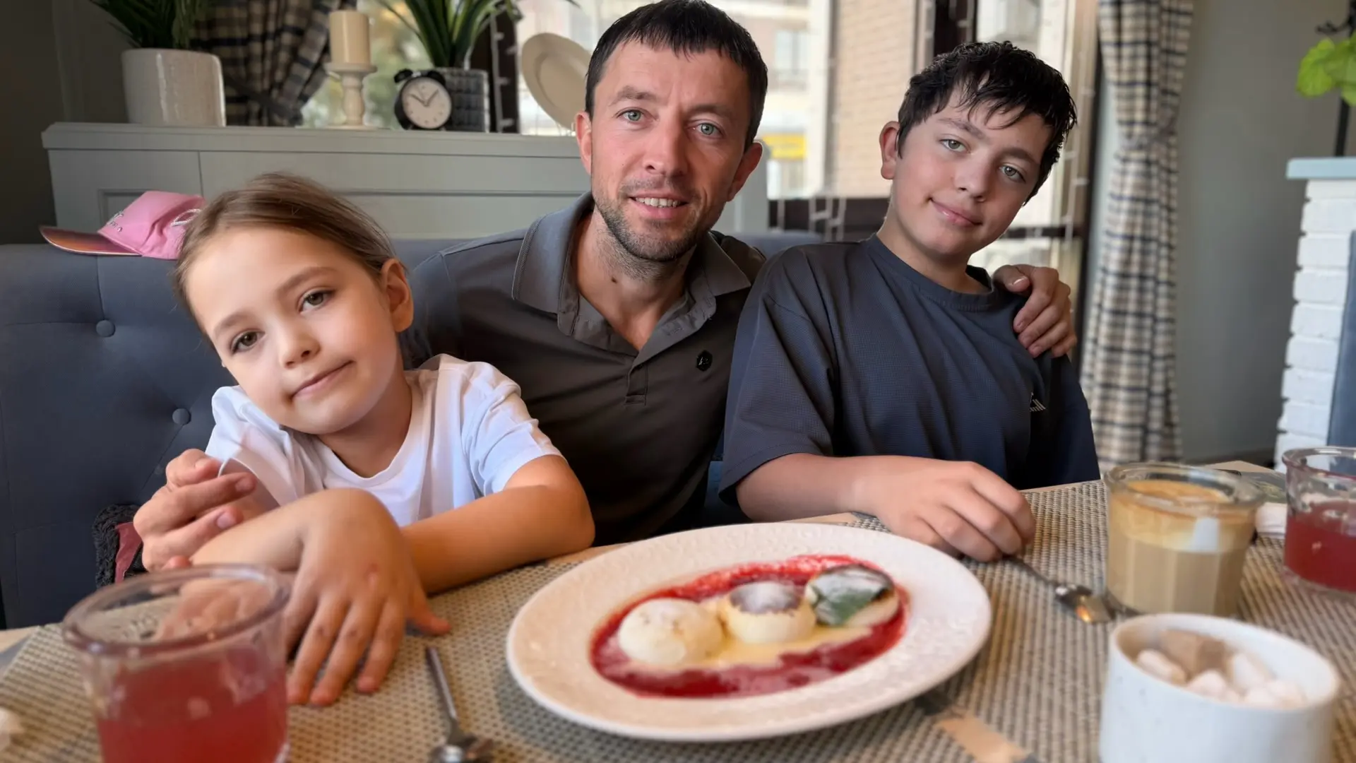 Всем доброе утречко, связи нет вообще, даже фото загружается с трудом , завтра должно в...