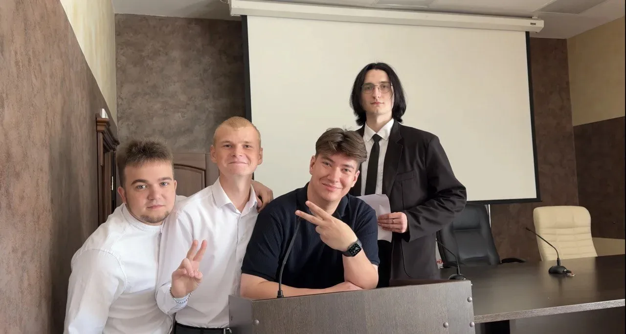 Приглашаем на защиту диплома!

23 июня в 11.00 состоится открытая защита выпускных квалификационных 
