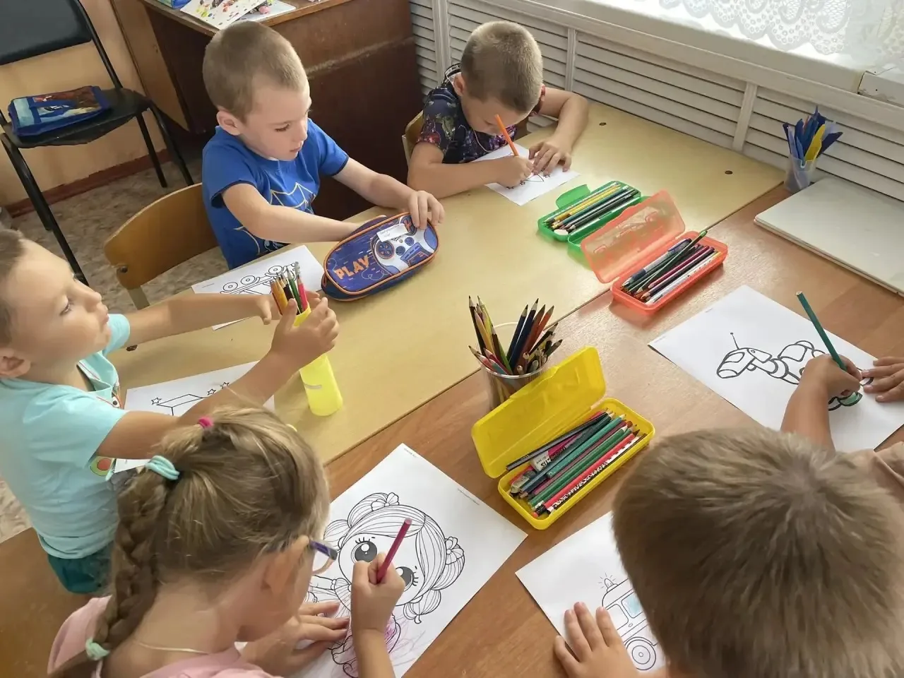 🚘🧒👧 Сегодня у нас прошёл замечательный  день — День любимой игрушки! 🧸👷‍♂️🖌️