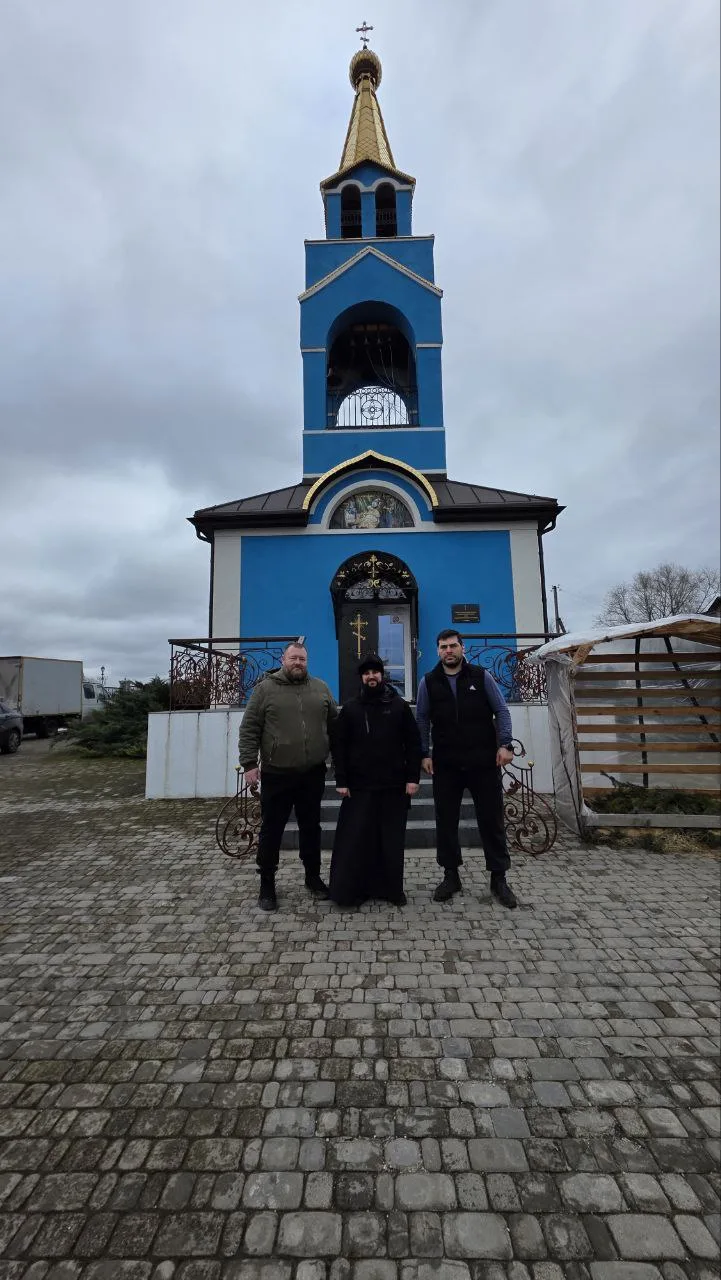 В рамках совместного проекта "Рука помощи" с благотворительным фондом "Добрые люди" отвезли гуманита