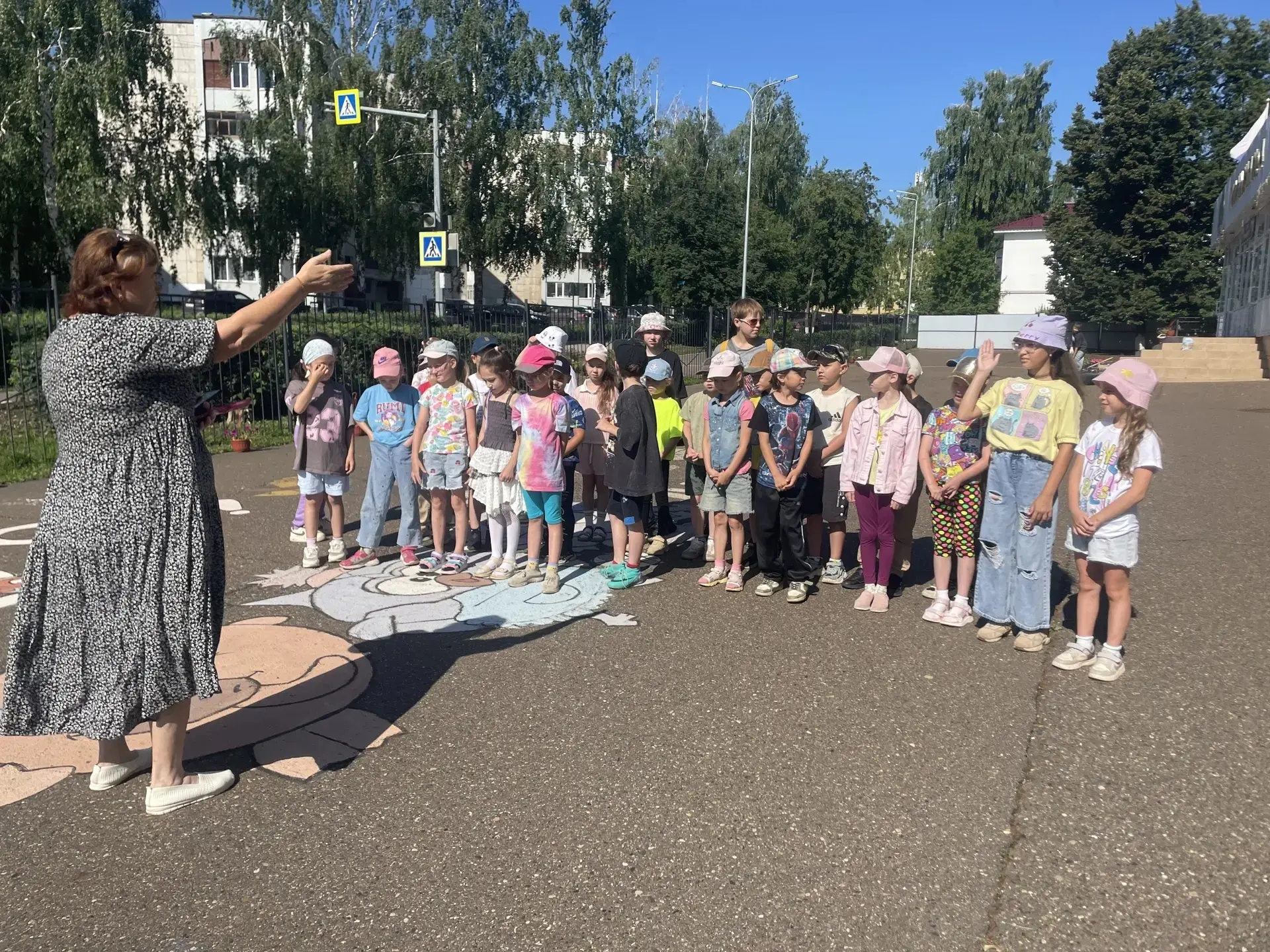 1 июля в гимназии стартовал детский пришкольный лагерь. День начался с приёма ребят, бодрой зарядки 