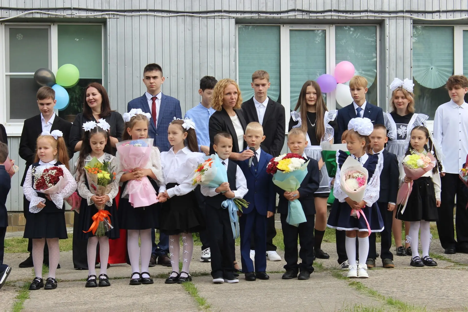 🔔Сегодня школьные звонки звучат от Калининграда до Курил. И наша школа не стала исключ...