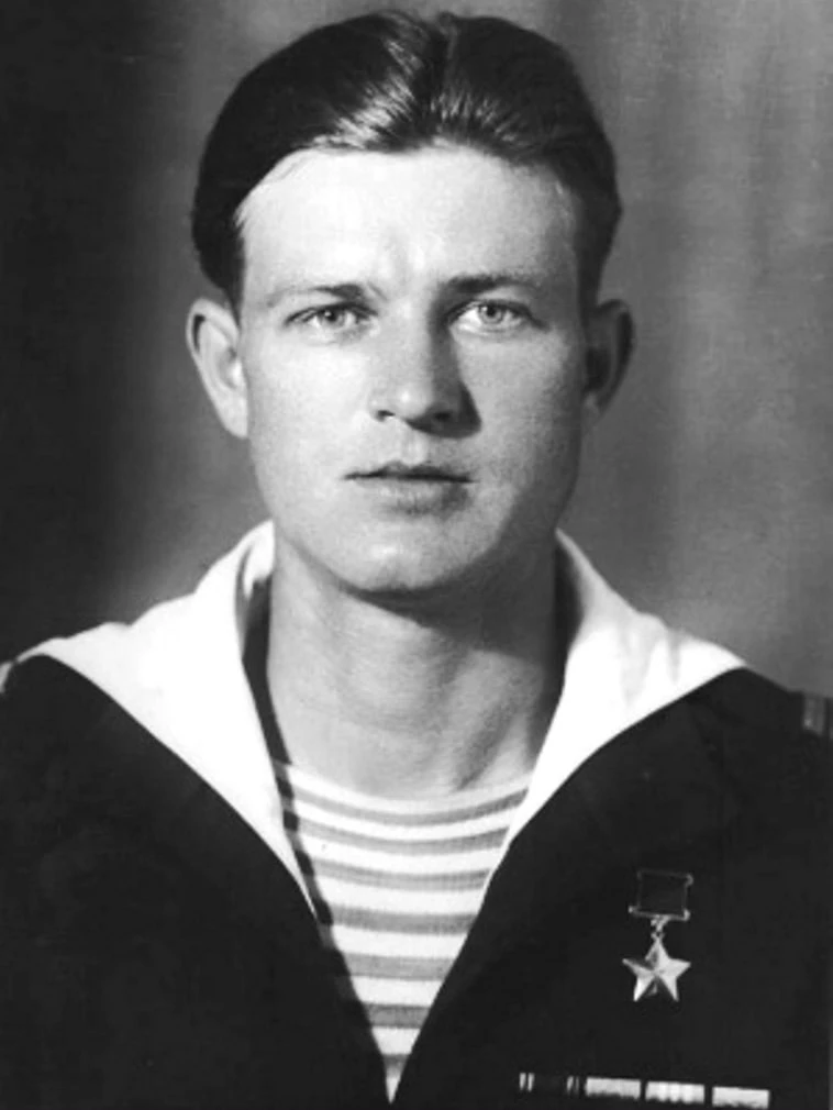 17 июня 1944 года командир отделения комендоров торпедного катера "Д-3" старшина 1-й ст...
