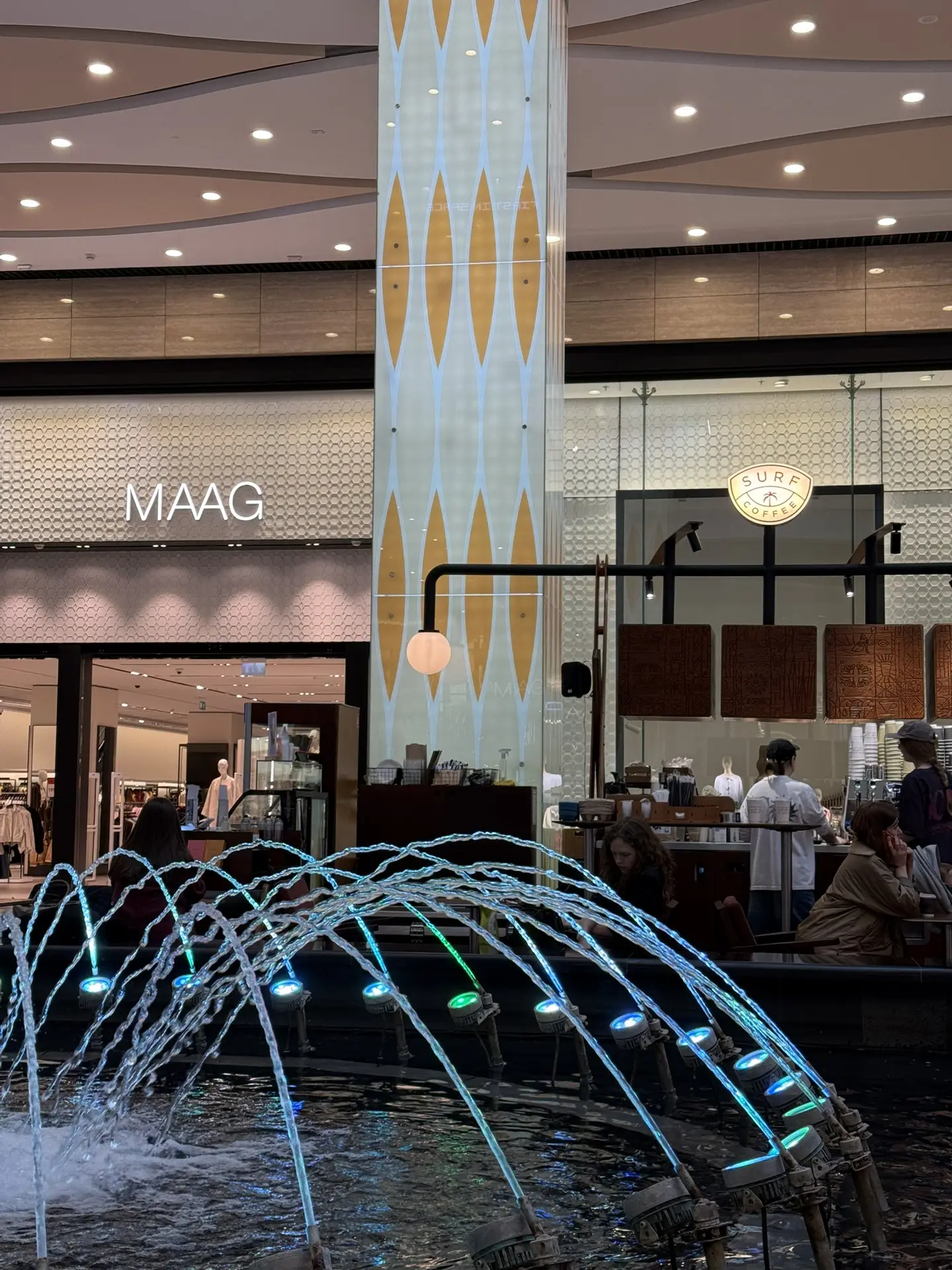 я так рада, в тц поблизости от меня открылся surf coffee 🏄☕️   мечтаю сотрудничать с ними 🙏🏻