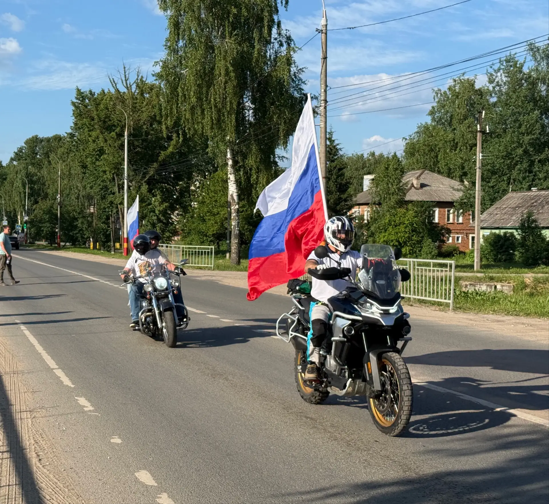 МОЯ РОССИЯ-МОЯ СТРАНА!

На площадке у Дворца культуры сегодня было по-настоящему жарко☀️! Лысковчане