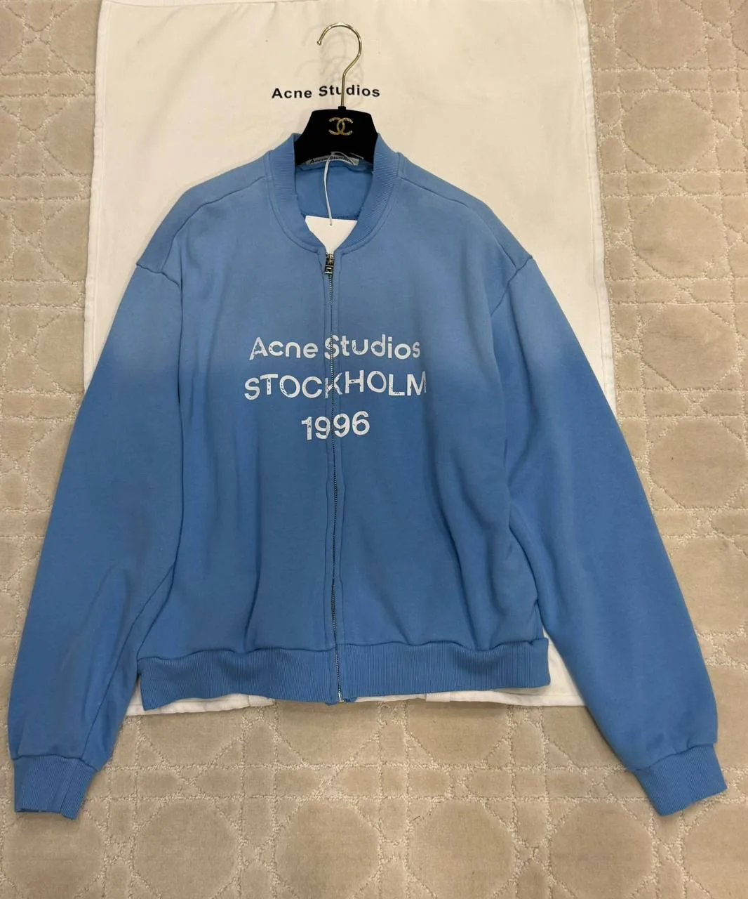 _*Acne*_