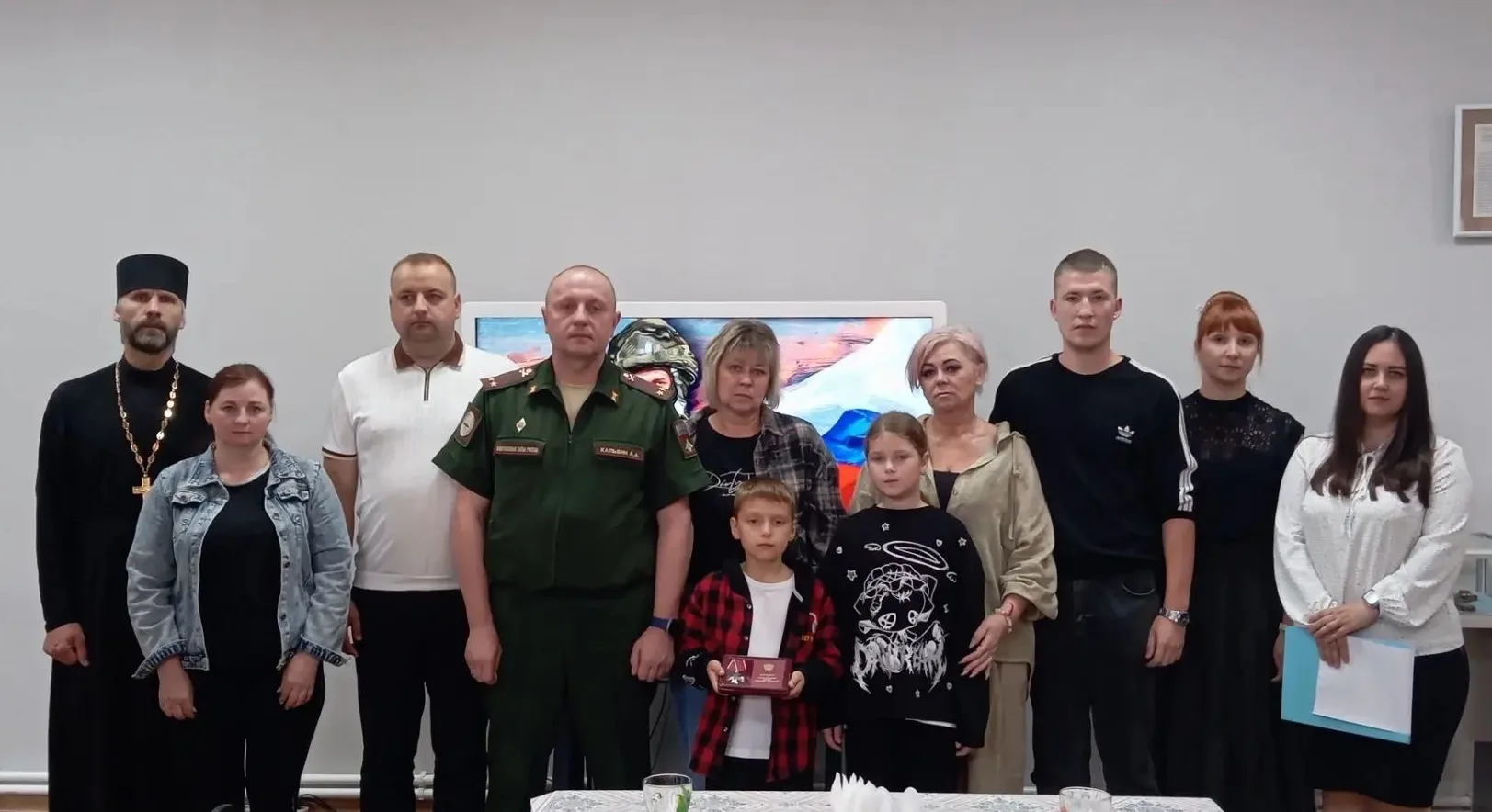 Сегодня в Велижском музее состоялась церемония передачи ордена Мужества семье ефрейтора Сергея Никол