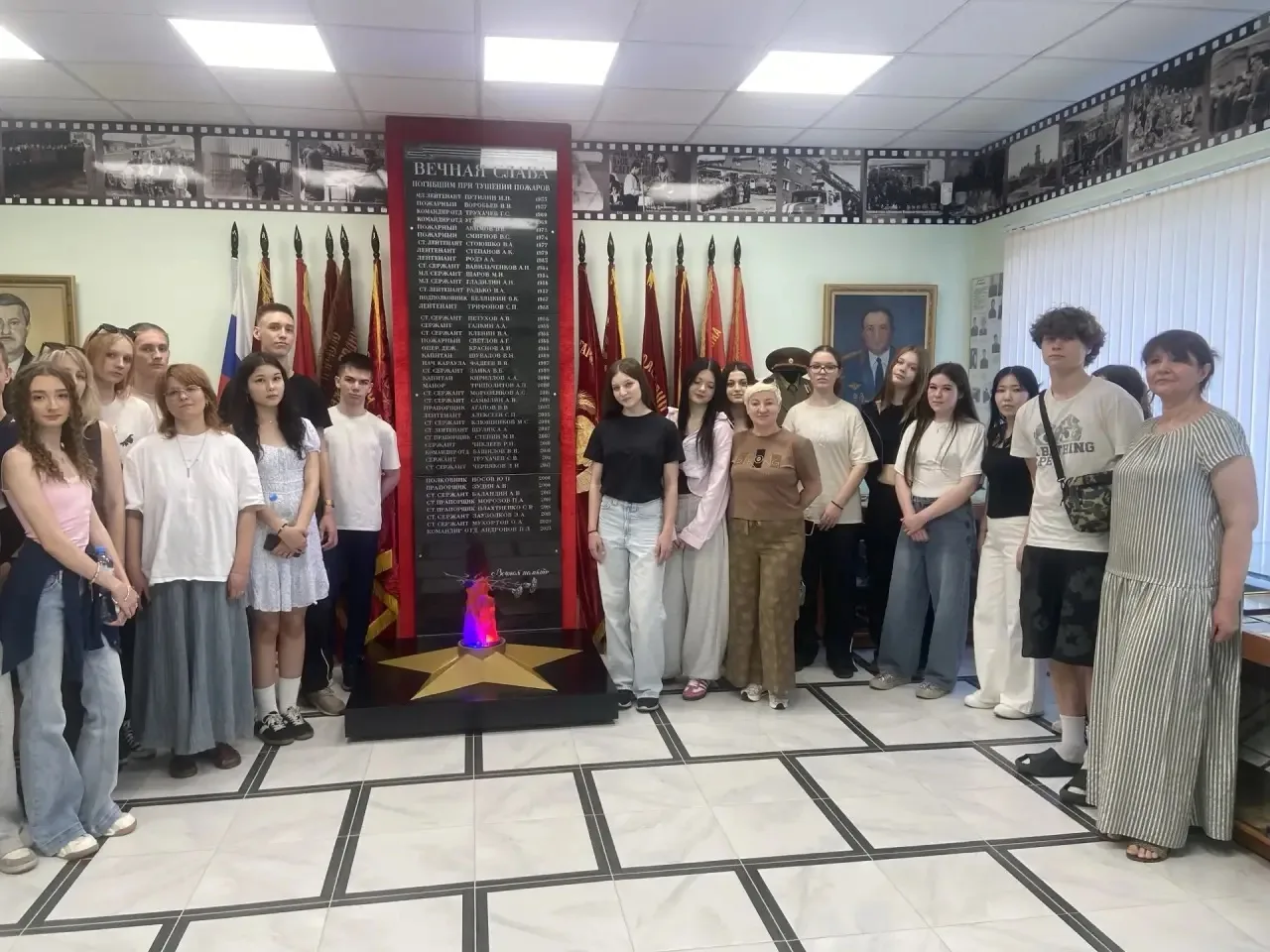 Десятиклассники школы "Созвездие" в гостях у МЧС: Урок мужества и профессионализма Сегодня 21 мая уч