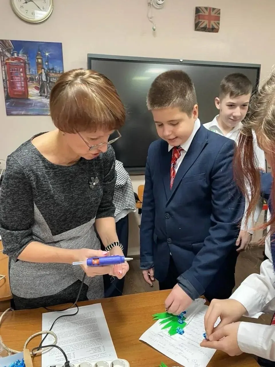 38 мгновение будет необычным 🤓 Представляем один день из жизни учителя😌 замечательного учителя англи