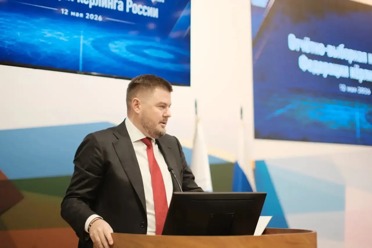 Алексей Крапивин избран Президентом Федерации кёрлинга России  12 мая Алексей Крапивин был единоглас