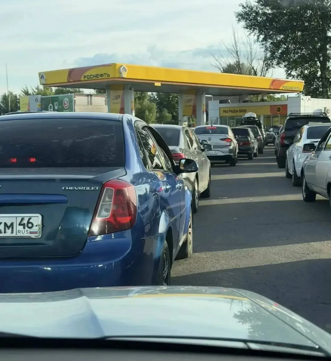 Курская область вводит заправку по номерам авто из-за атак БПЛА на АЗС.