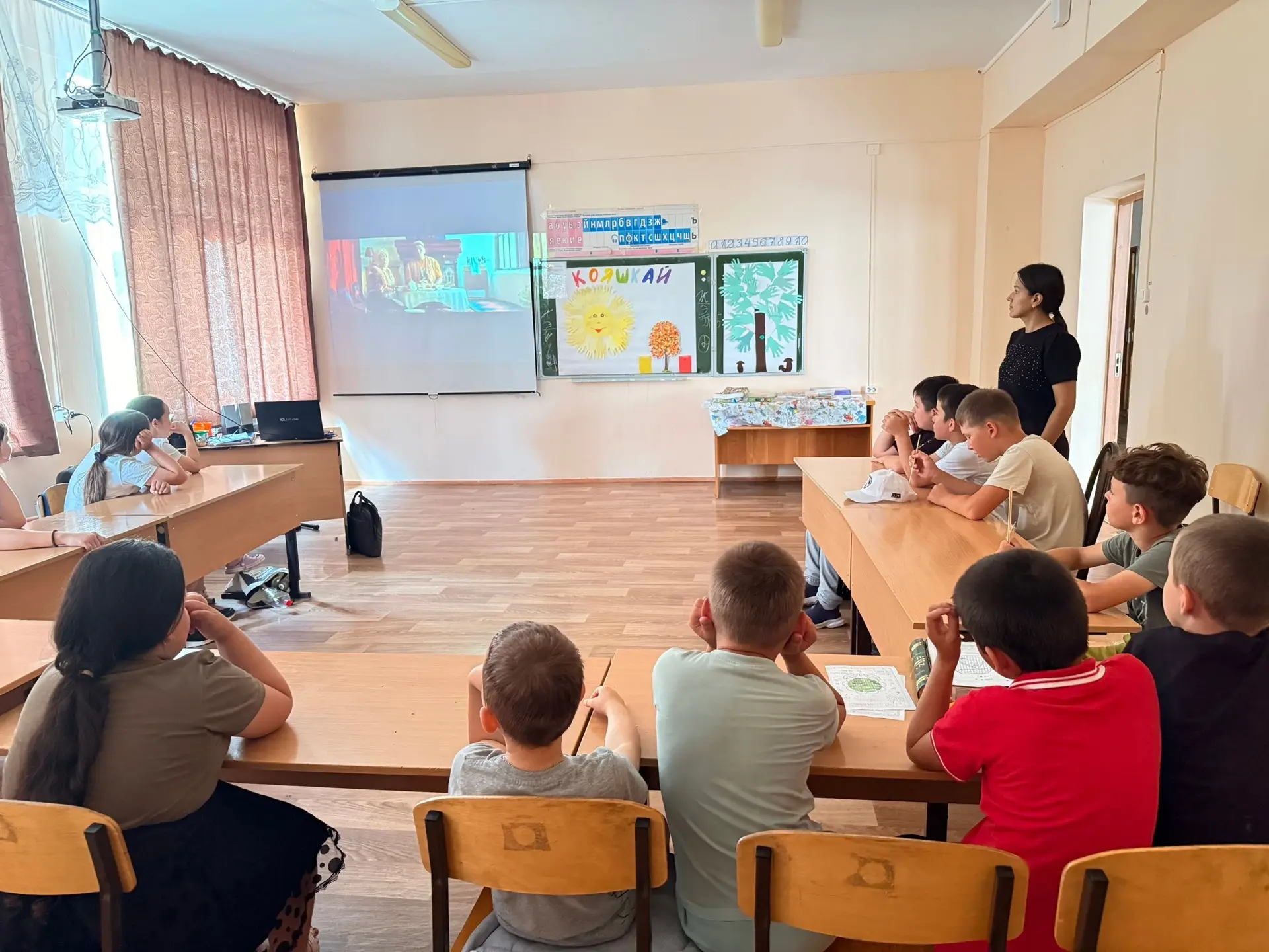В преддверии Дня российского кино, который мы отмечаем 27 августа, наши ученики погрузи...