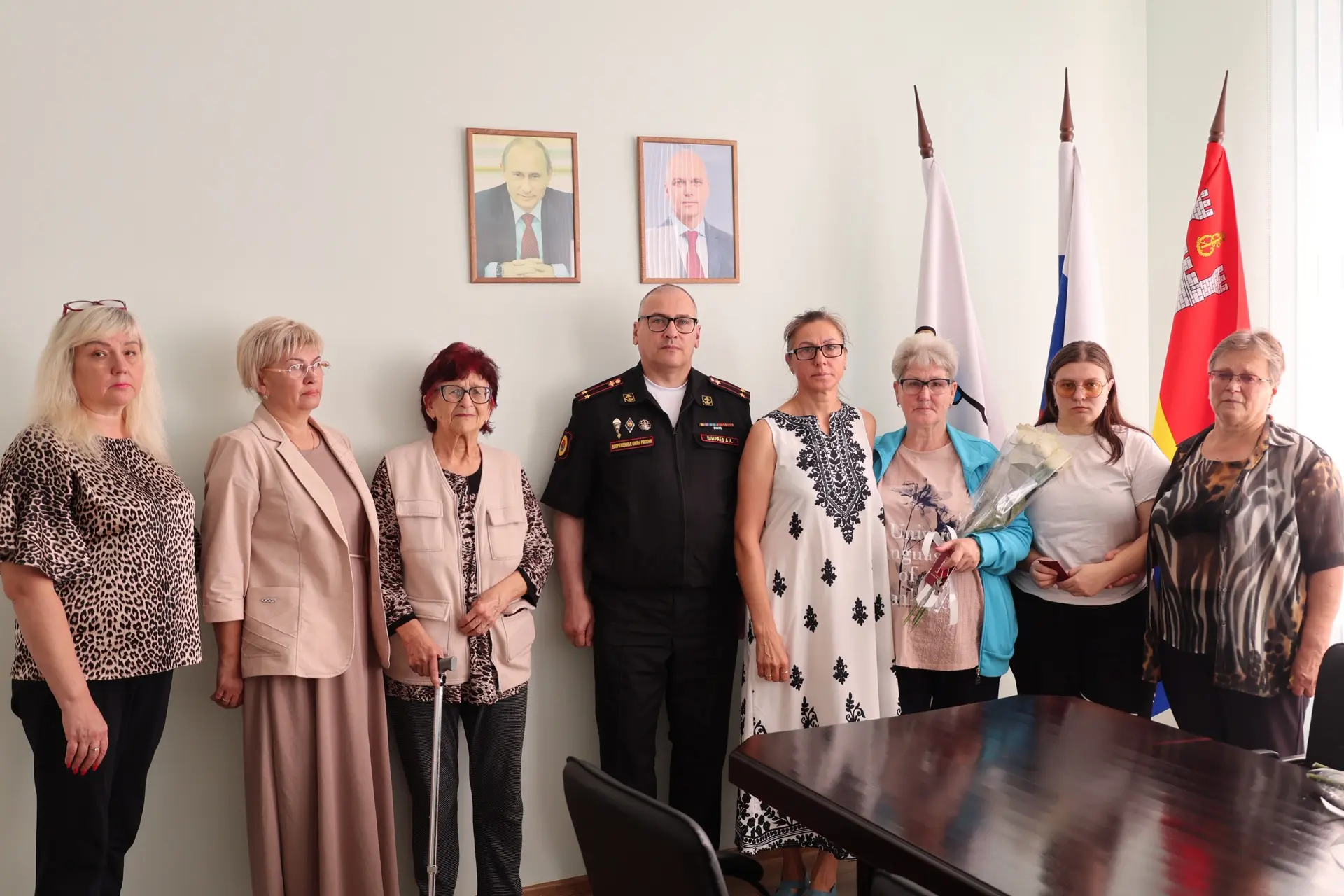 В администрации округа почтили память героев, погибших в ходе СВО.