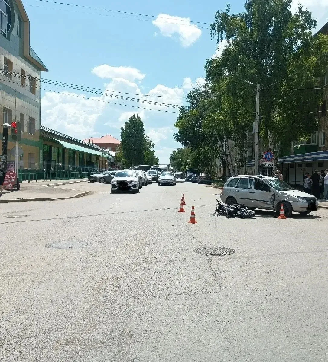 ❗️В Бузулуке в ДТП чуть не погиб мотоциклист 

🔹На улице Пушкина в Бузулуке произошло серьезное ДТП