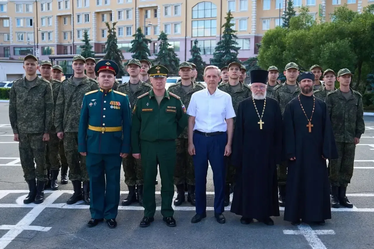 Президентский полк пополнили 20 призывников из Тюменской области. Принял участие в торж...