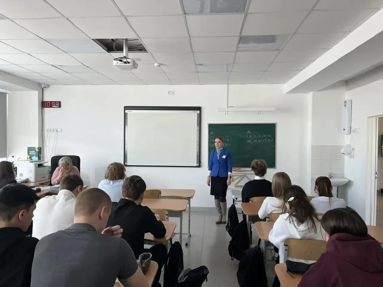 Полезная встреча в нашей школе 📚✨  27 февраля в н школе состоялась интересная и познавательная встре