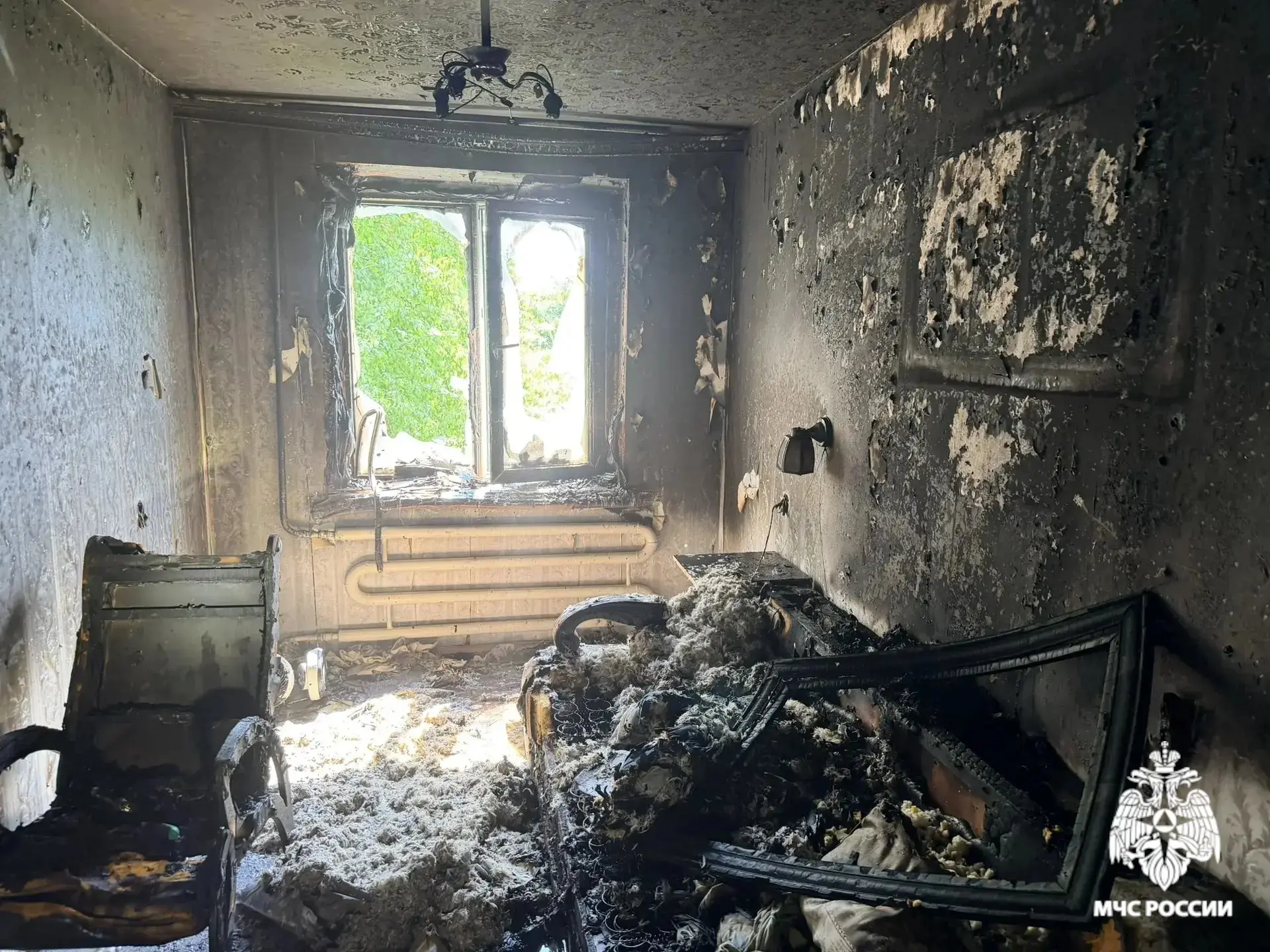 🚒 В Мичуринске пожарные спасли человека из горящей квартиры

Сообщение о пожаре в пятиэтажном доме 