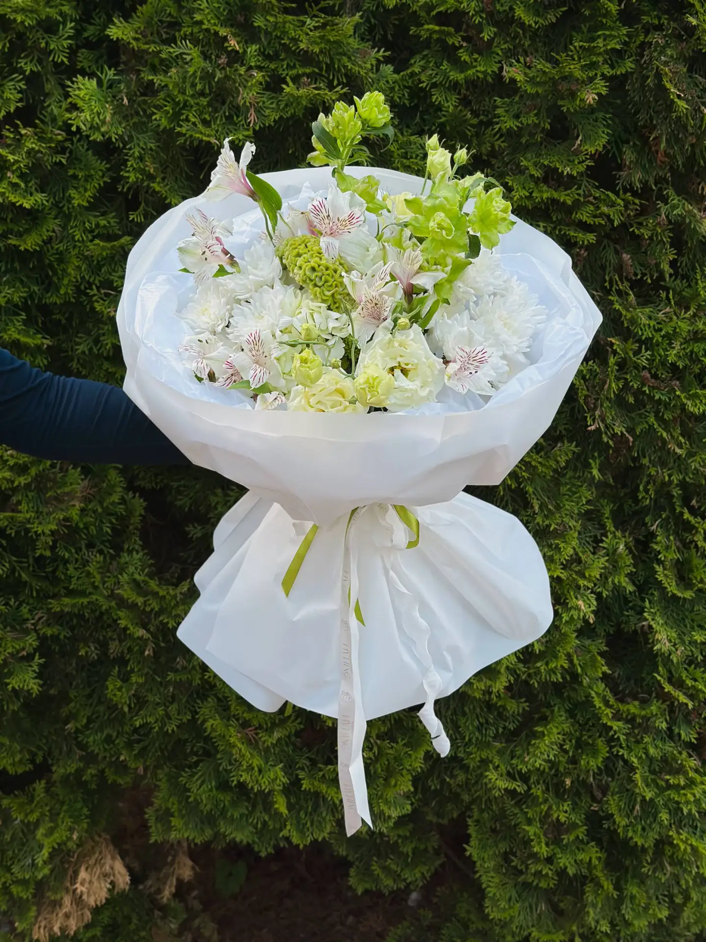 Невероятно свежий, объемный и изысканный авторский букет в наличии! 🌸✨
