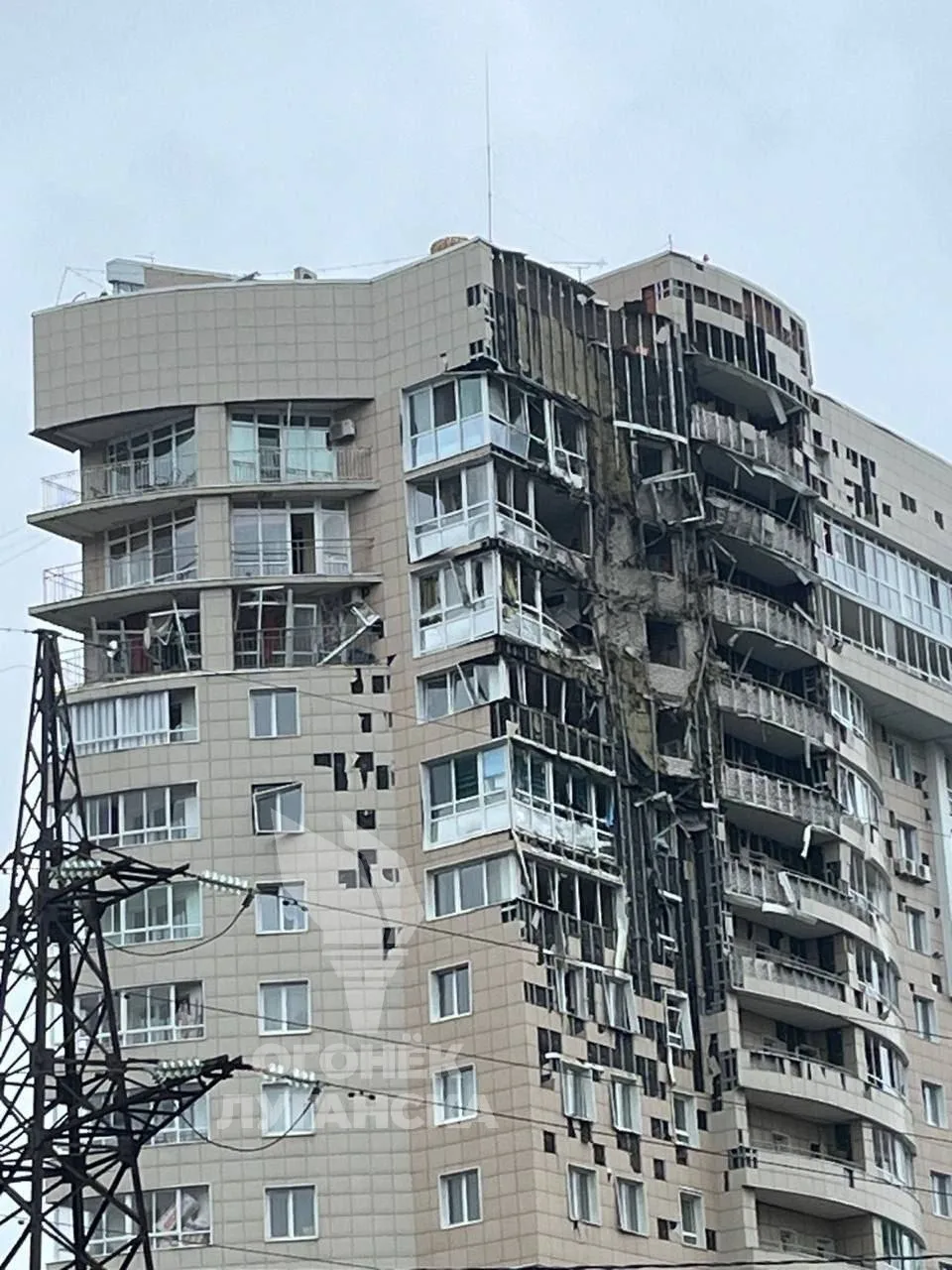 ☄️ Беспилотник ВСУ влетел в многоквартирный дом в Перми