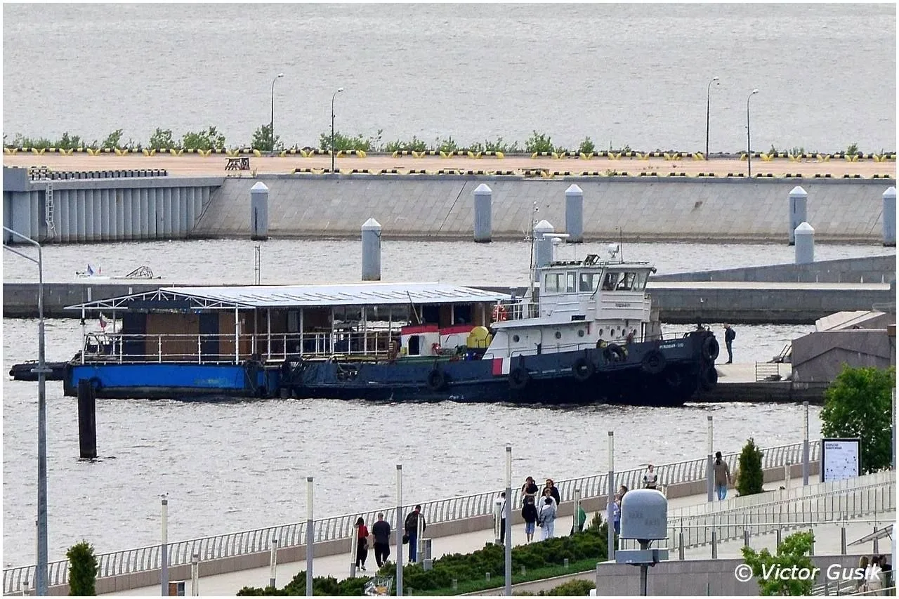 На набережной Лахта Центра опять появился причал для теплоходов.

📸Виктор Гусик

🏙 Приморский райо