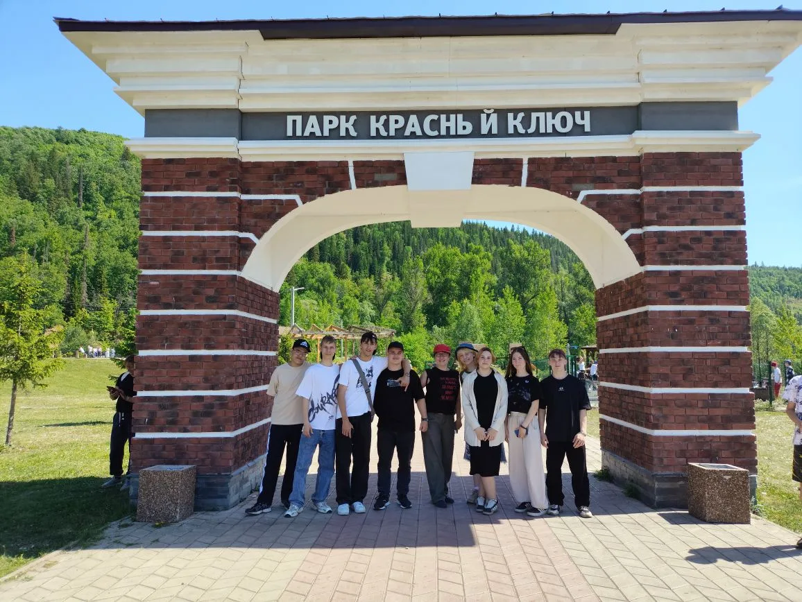 22 мая обучающиеся 3а, 5а, 5б, 6а и 9а отправились на незабываемую экскурсию по родному...