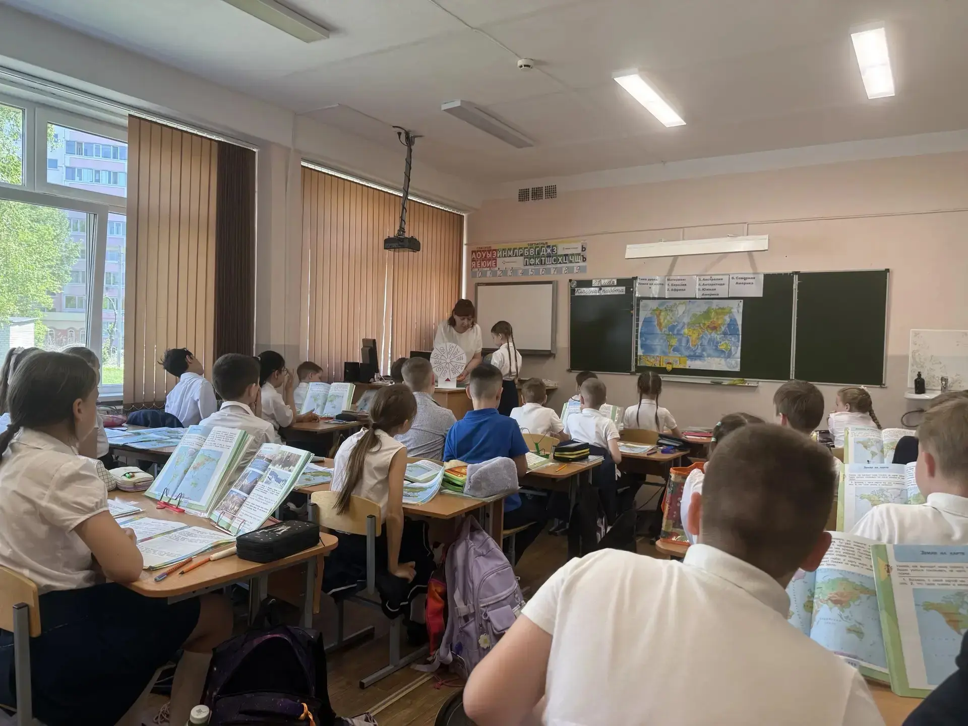 В рамках методической недели во 2 «А» классе (классный руководитель А. Н. Кадермятова) состоялся отк
