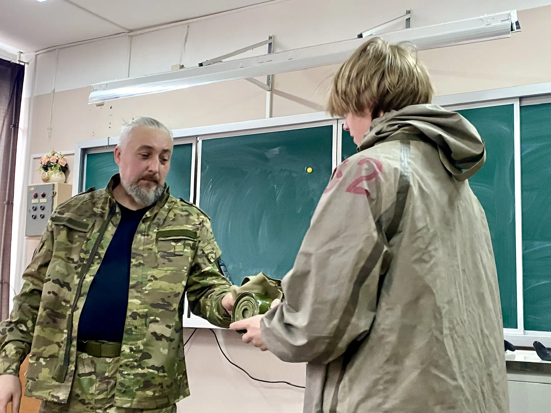 🪖Сегодня третий день учебных сборов для юношей 10‑х классов начался с уже традиционного построения. 