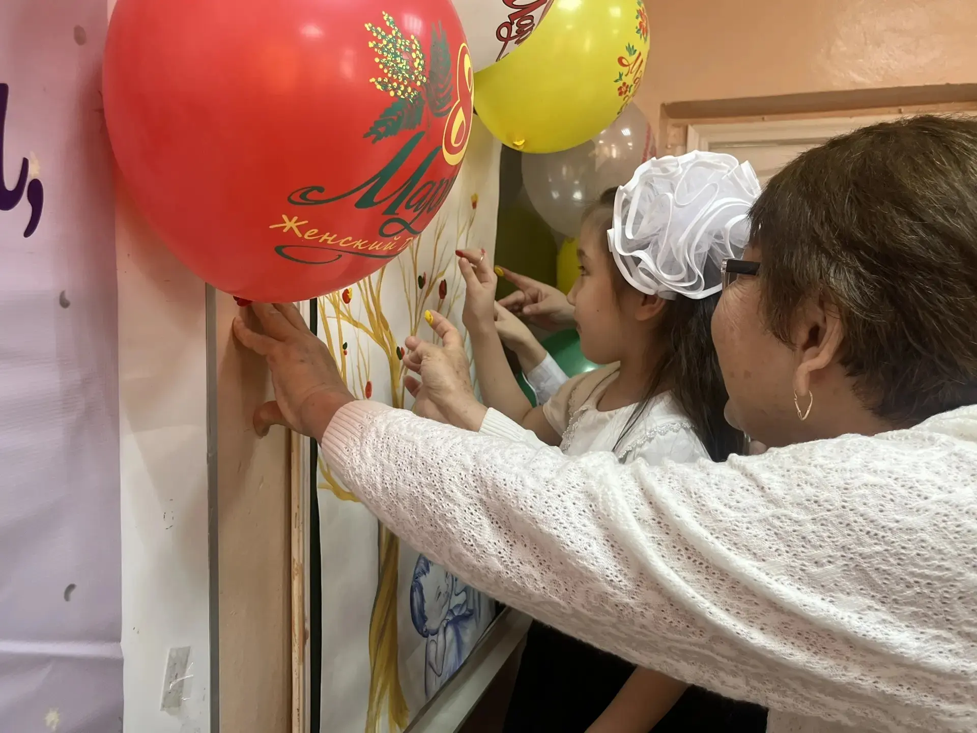 🌸 «От самых маленьких – самым любимым!» 🌸  6 марта в 1 «А» классе состоялся замечательный праздник, 