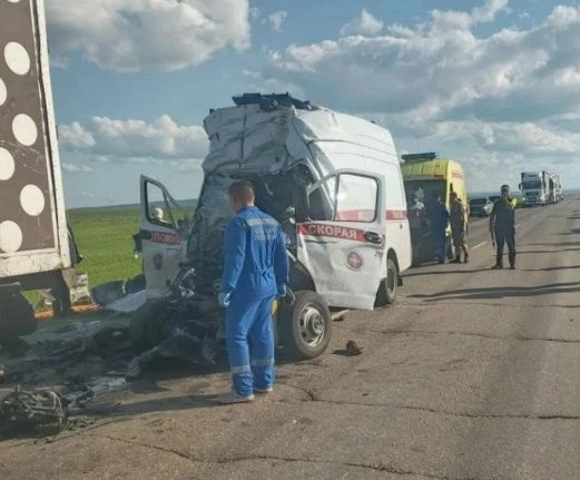 Башкортстанда “Ашыгыч ярдәм” машинасы юл һәлакатенә тарып, дүрт кешенең гомере өзелде.