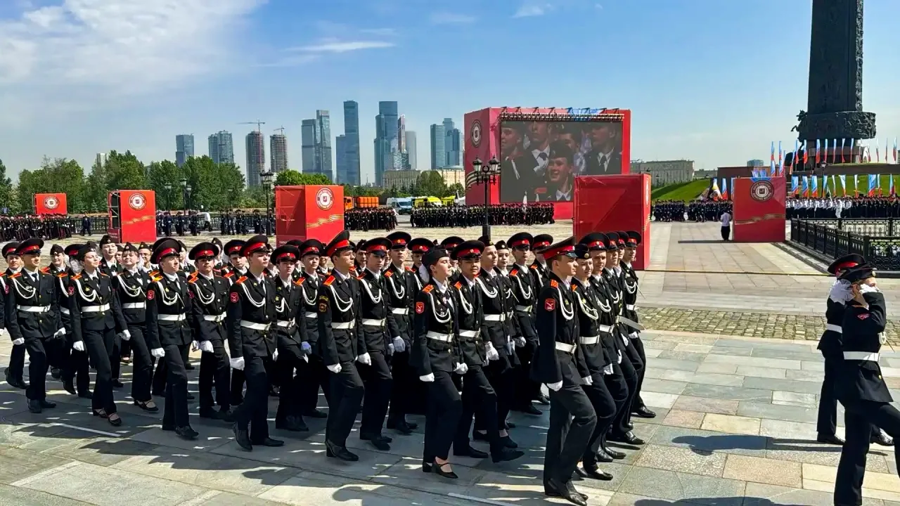 НЕ ПРЕРВЁТСЯ СВЯЗЬ ПОКОЛЕНИЙ! 🇷🇺  Есть события, которые становятся не просто важной датой в календар
