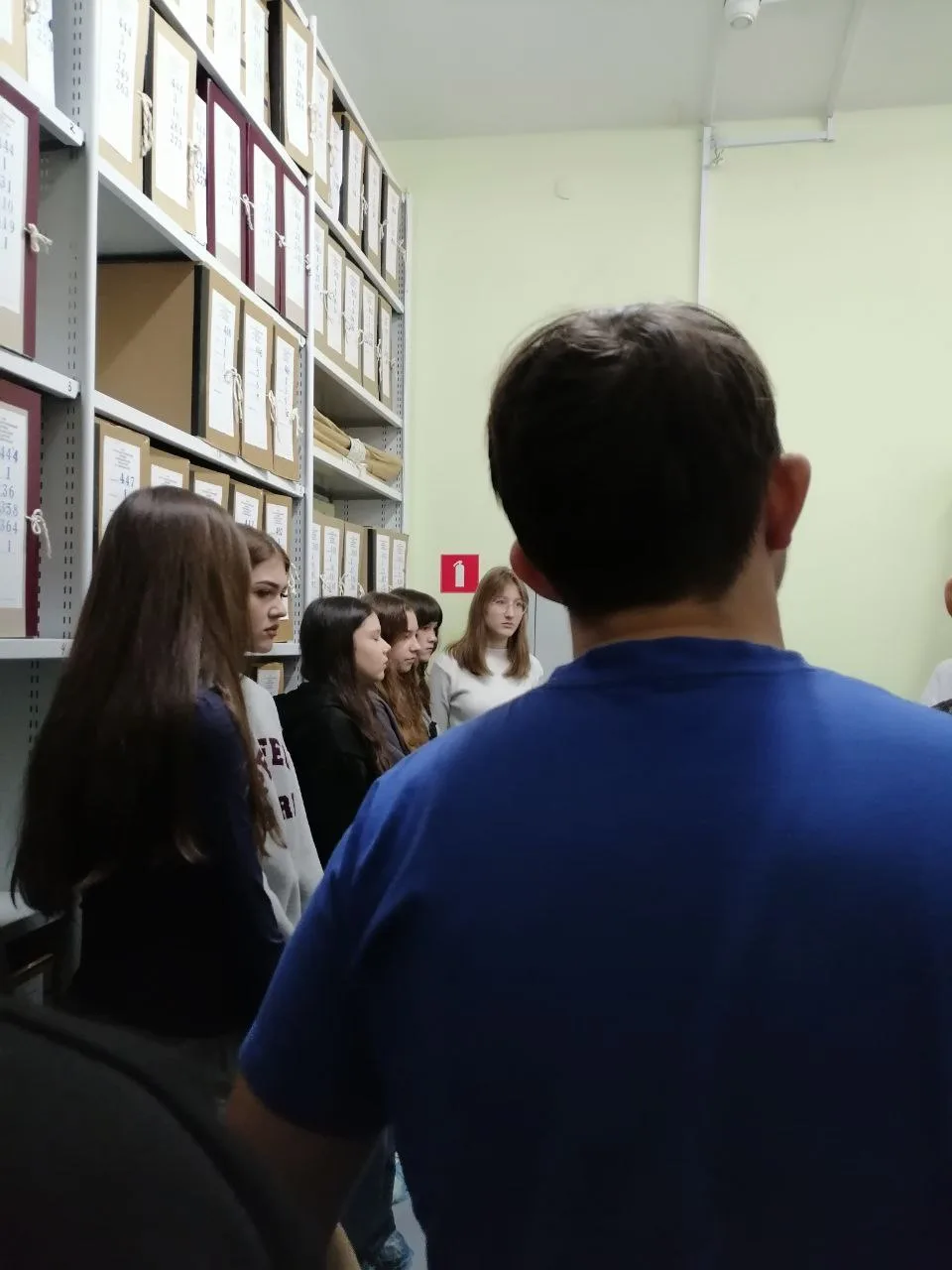День открытых дверей в архиве 🔥  📚12 марта учащиеся 8 "В" класса посетили филиал государственного ар