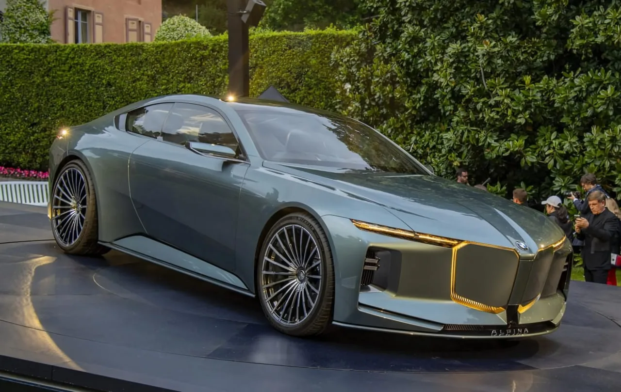 Акулий нос и ноздри с подсветкой: BMW показала топовый Vision Alpina. Как вам?  Это первая модель, с